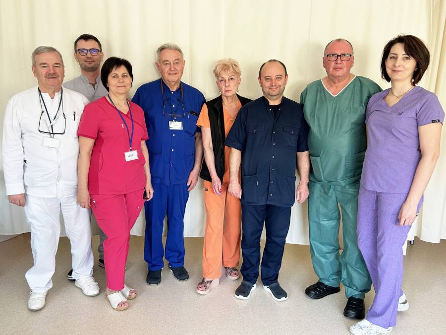 Operacja usunięcia 30-centymetrowego guza. 